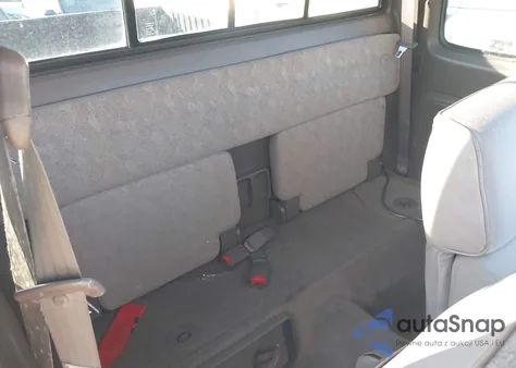 2000 Toyota Tacoma Prerunner V6 z USA, uszkodzony, nr VIN 4TASN92N3YZ666375